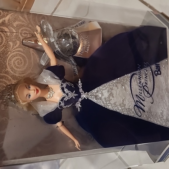 🆕️ Rare Millennium Princess Barbie - Picture 10 of 14